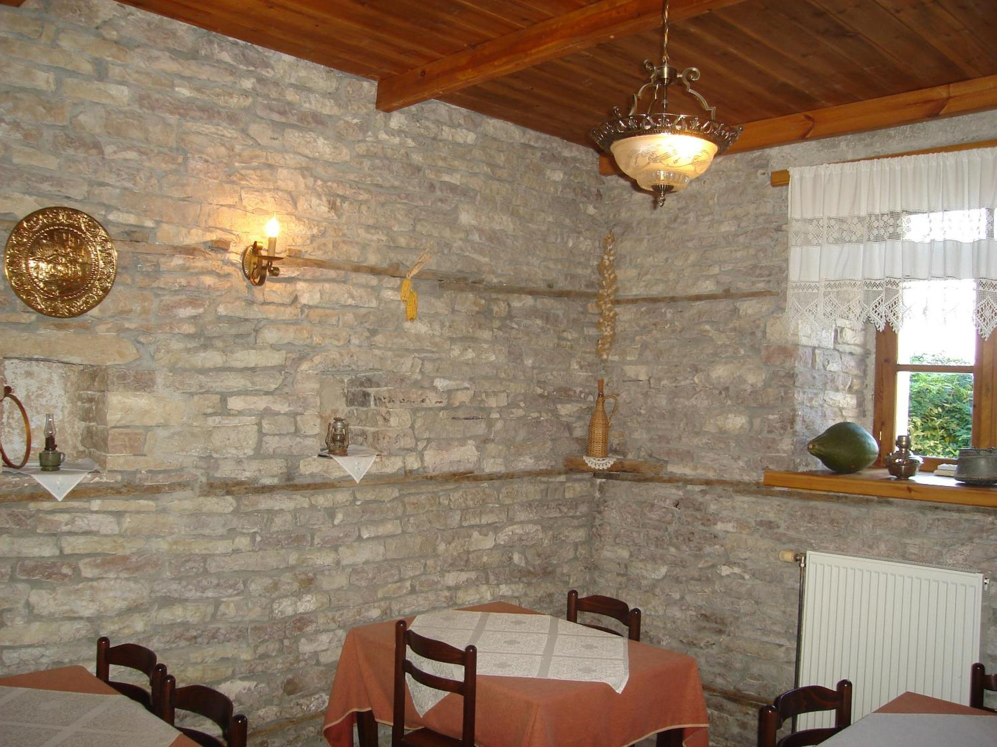 Hotel Kalemi Гирокастра Экстерьер фото